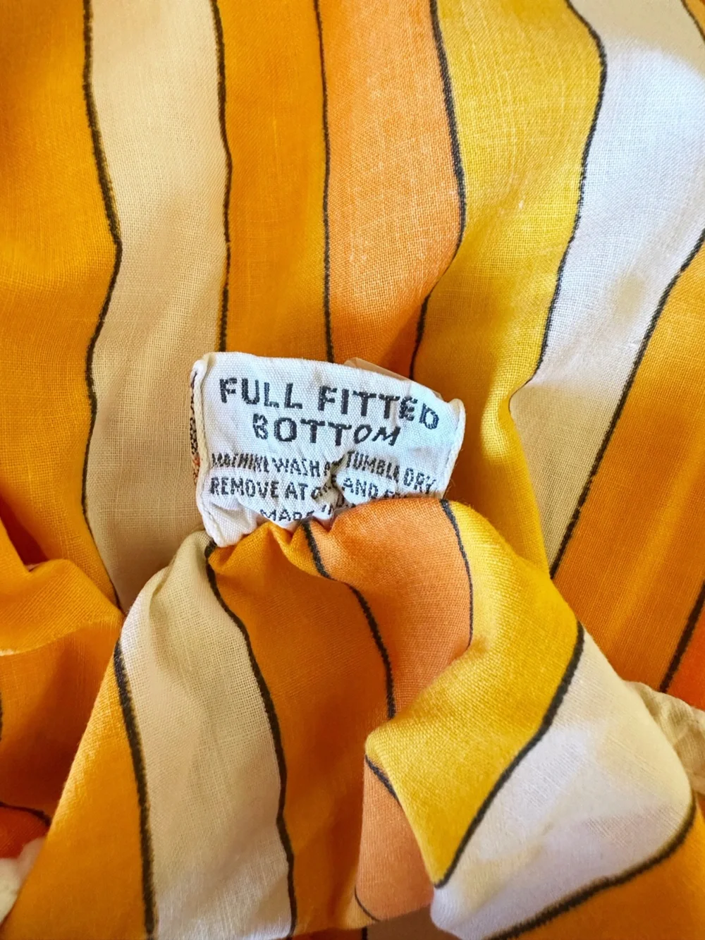 Vintage Vera Mod Orange and Yellow Circle Geometric Full Sheet Set